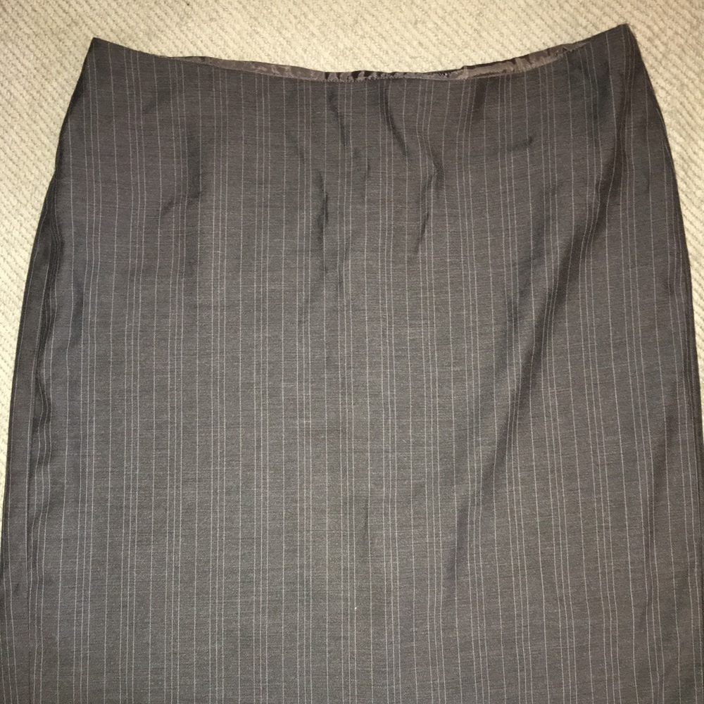 Anne Taylor Gray skirt